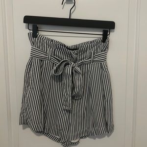 Abercrombie & Fitch Paperbag Shorts